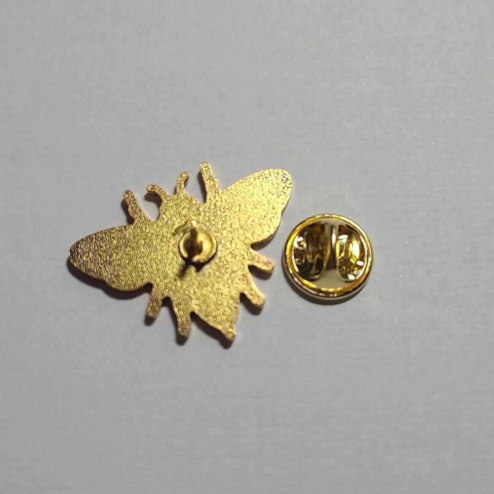 Bee Kind enamel pin - Picture 3 of 5